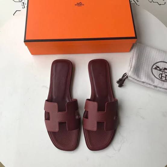 Signature "H" cut-out strap sandal - Dark Red